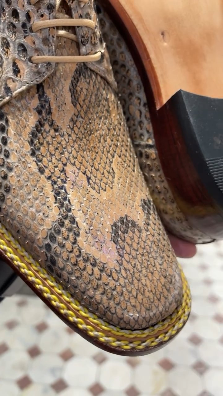 Unique Snakeskin Pattern Men's Shoes